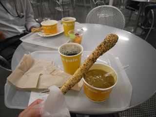R7223710_2.jpg